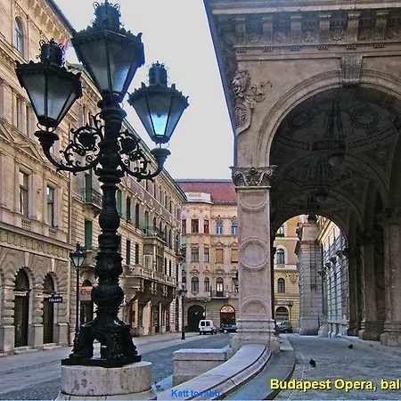 Walkway Deluxe Budapesta